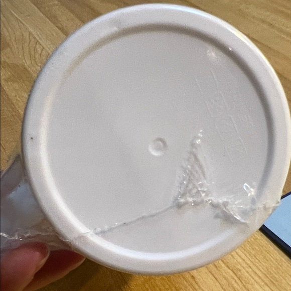 # 0767+ Gray and White Insulated Mug with Handle - Picture 4 of 10